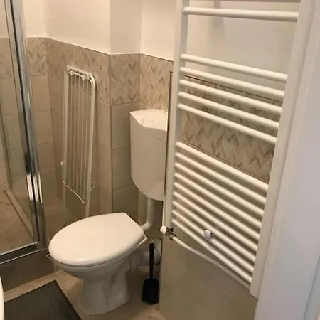 Apartment Park Oasis: Modern Near Szechenyi Bath *