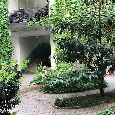 Apartmán Near To Park,newly Decorated Fully Equipped Walking Distance To The Puskas Arena ,city Park Where Will Find The World Famous Szechenyi Thermal Bath Spa, Museums ,and The Capital Circus ,ac, Smart Tv, High Speed Internet Budapešť