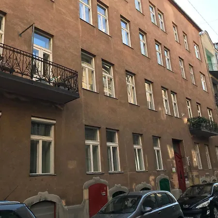 Apartment Park Oasis: Modern Near Szechenyi Bath *