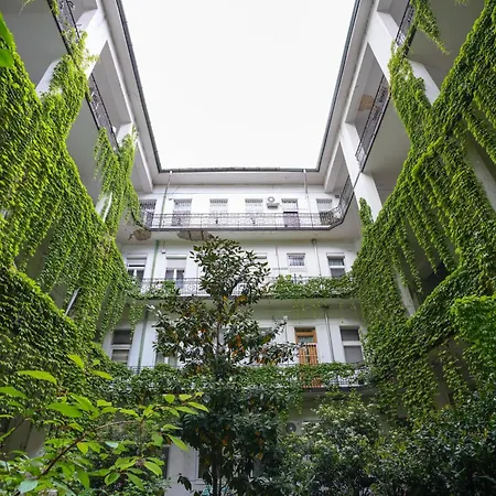 Park Oasis: Modern Near Szechenyi Bath Apartment *